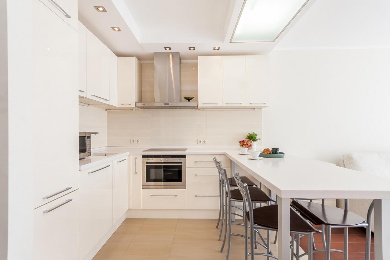 Central Apartment In Gedimino Av By Urban Rent Вильнюс Экстерьер фото
