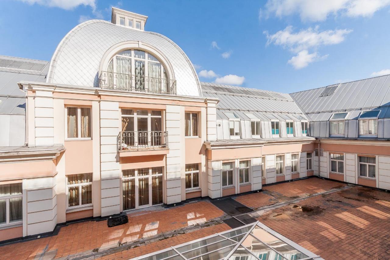 Central Apartment In Gedimino Av By Urban Rent Вильнюс Экстерьер фото